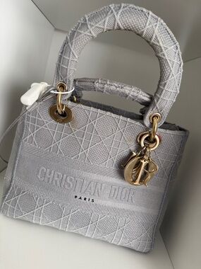 Like The Post And Bag ❤️